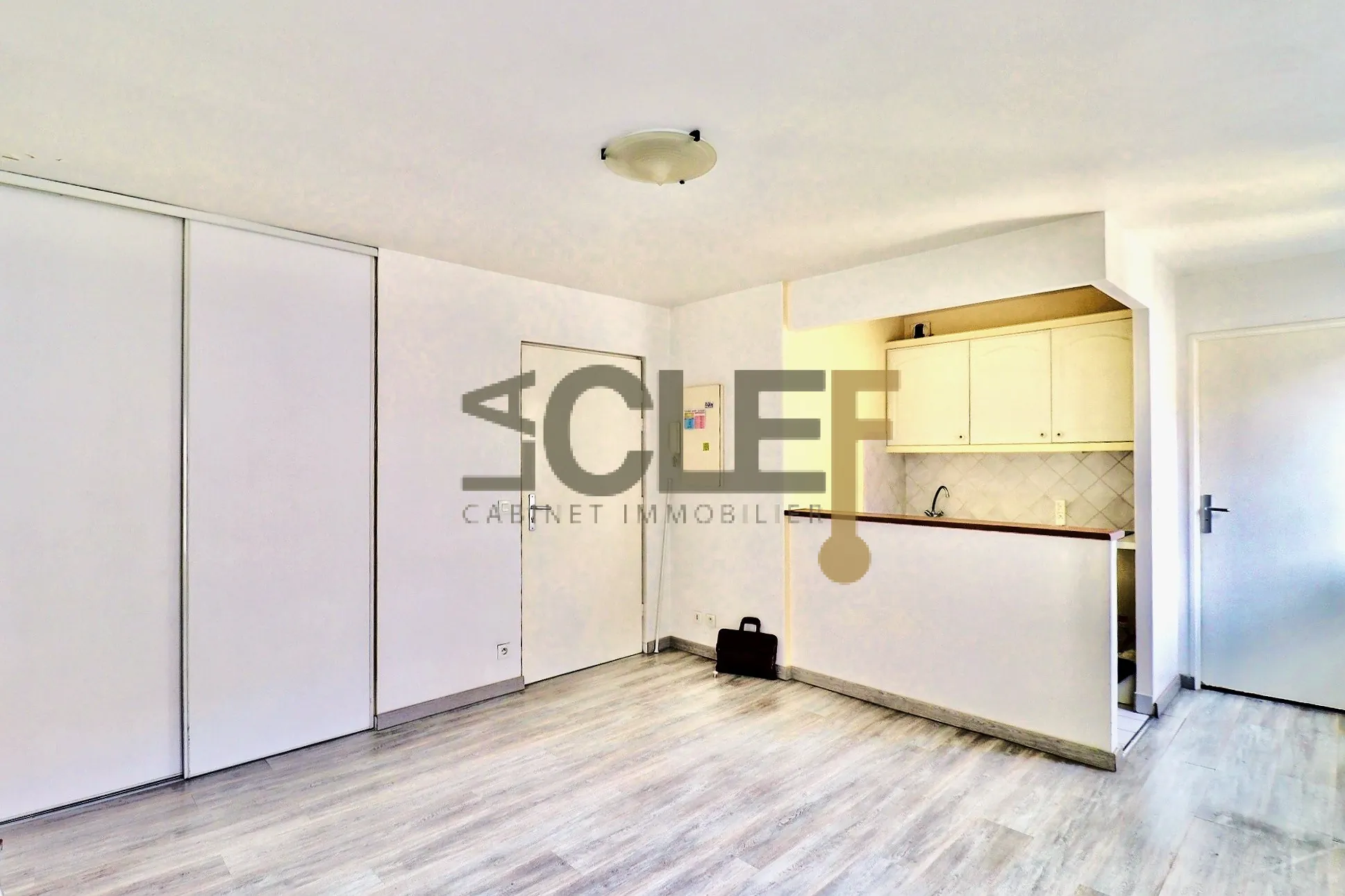 Studio de 24 m² à Bagneux, idéale pour investissement ou premier achat dans résidence sécurisée 