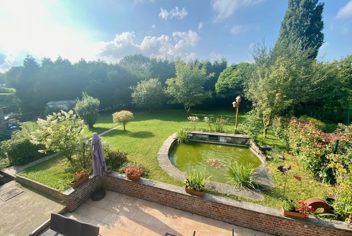 Superbe maison de 260 m² à Maubeuge avec jardin et rénovation récente 