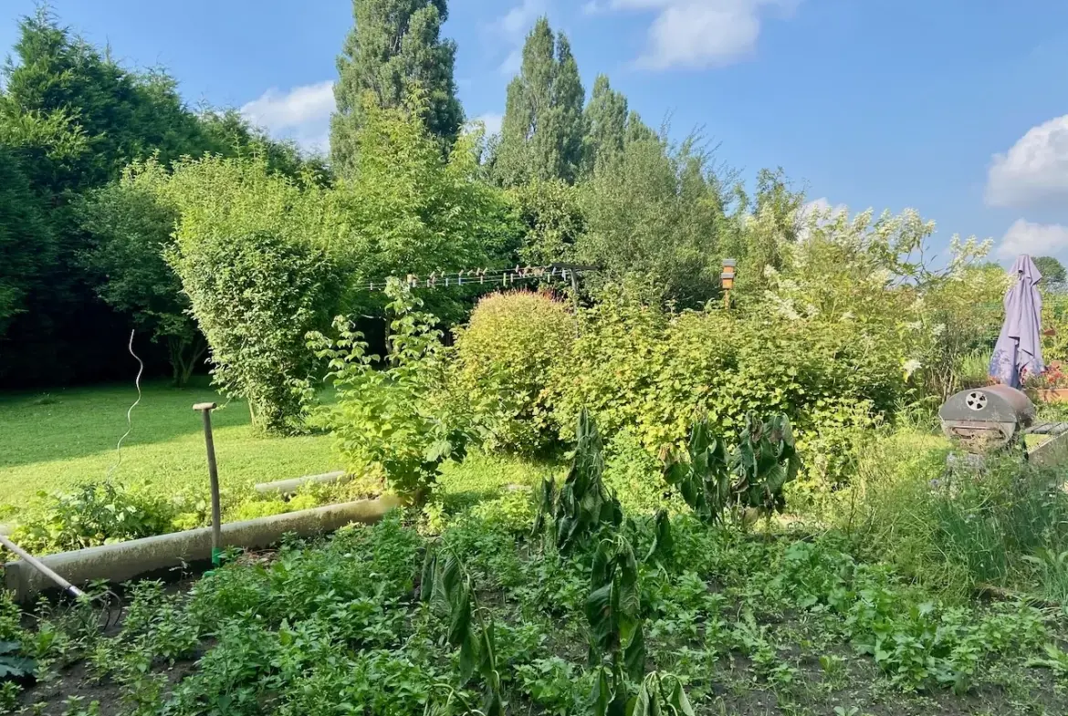 Superbe maison de 260 m² à Maubeuge avec jardin et rénovation récente 