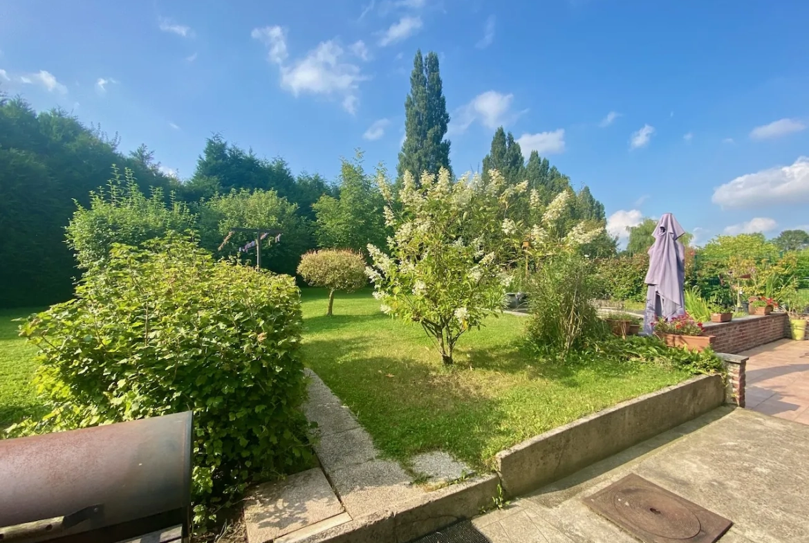 Superbe maison de 260 m² à Maubeuge avec jardin et rénovation récente 