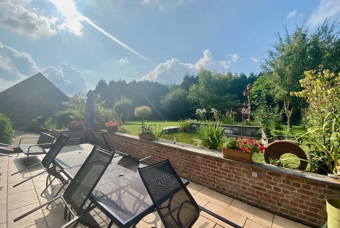 Superbe maison de 260 m² à Maubeuge avec jardin et rénovation récente 