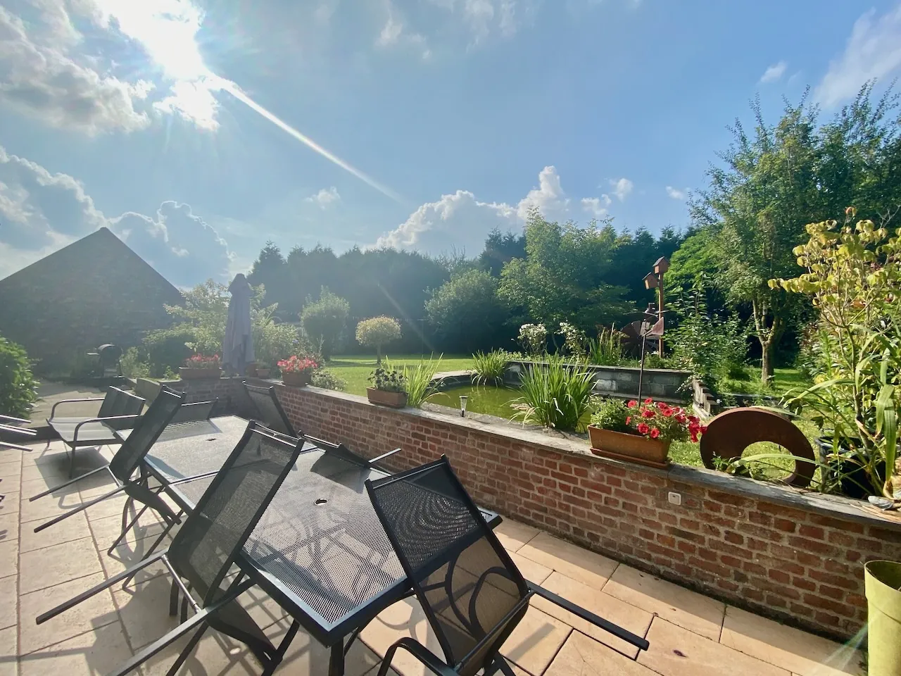 Superbe maison de 260 m² à Maubeuge avec jardin et rénovation récente 
