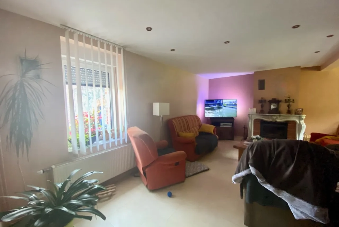 Superbe maison de 260 m² à Maubeuge avec jardin et rénovation récente 