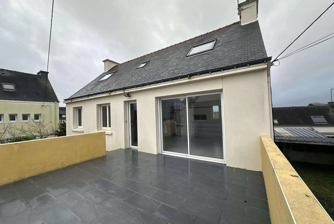 Maison à Baud avec 4 chambres, terrasse EST et sous-sol complet 