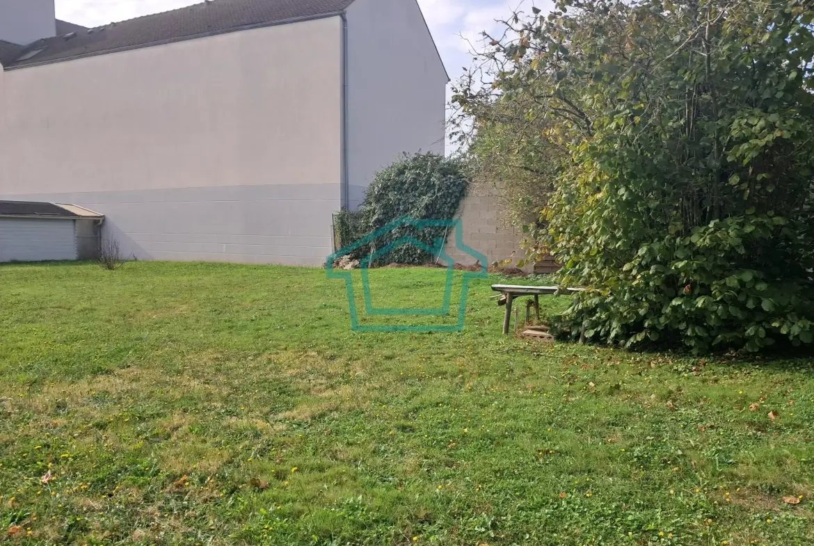 Terrain à bâtir de 542 m² à Orgerus, proche commodités - Zone UA 