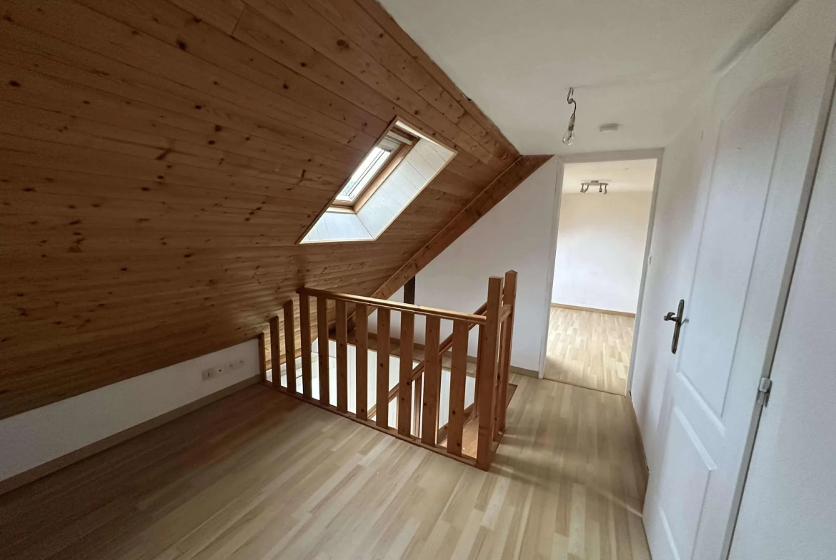 Maison à Baud avec 4 chambres, terrasse EST et sous-sol complet 