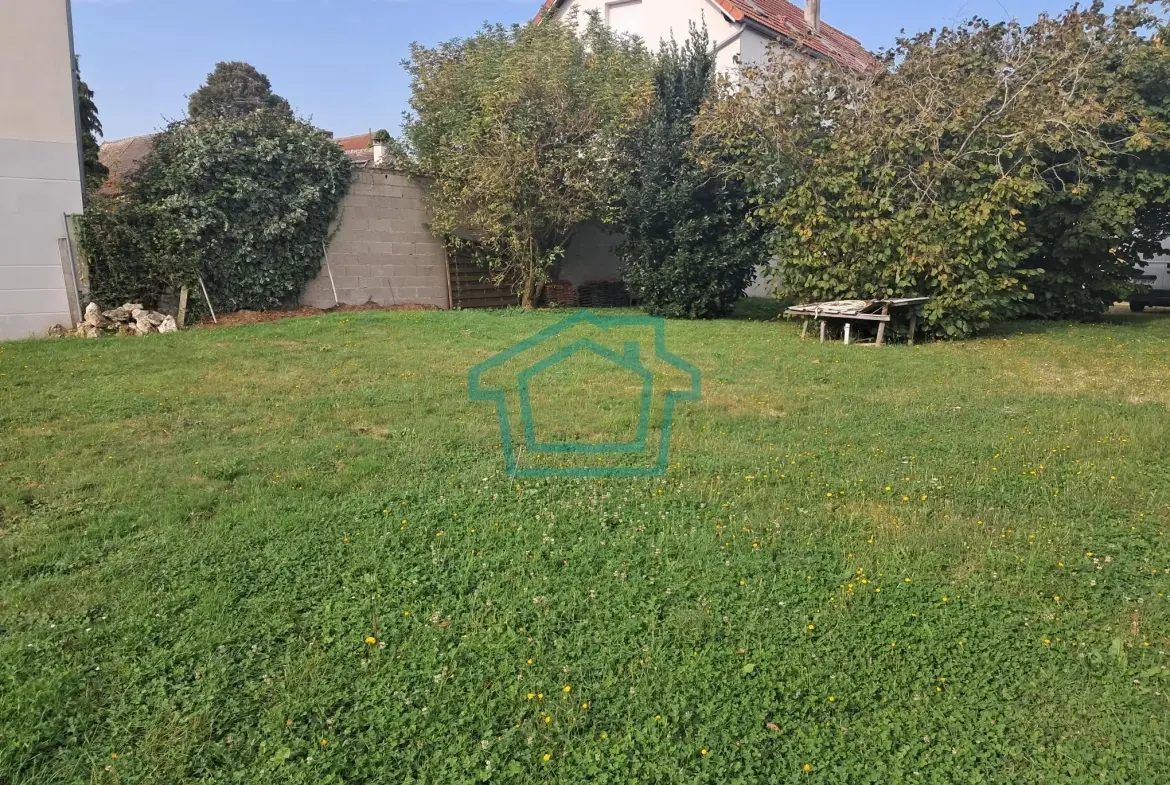 Terrain à bâtir de 542 m² à Orgerus, proche commodités - Zone UA 