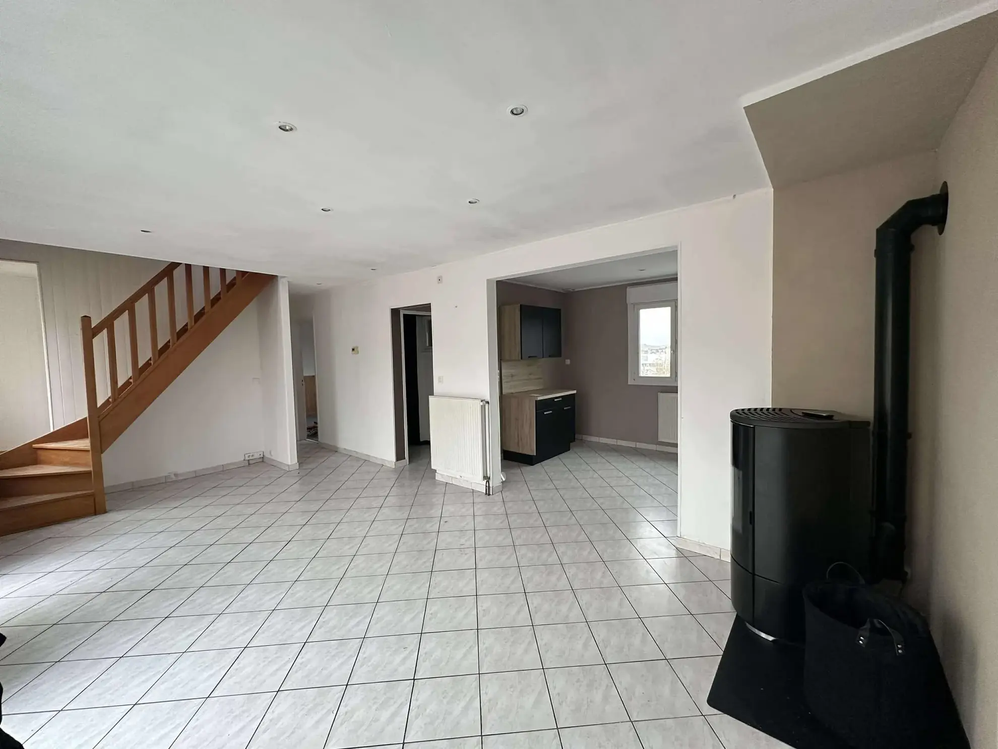 Maison à Baud avec 4 chambres, terrasse EST et sous-sol complet 