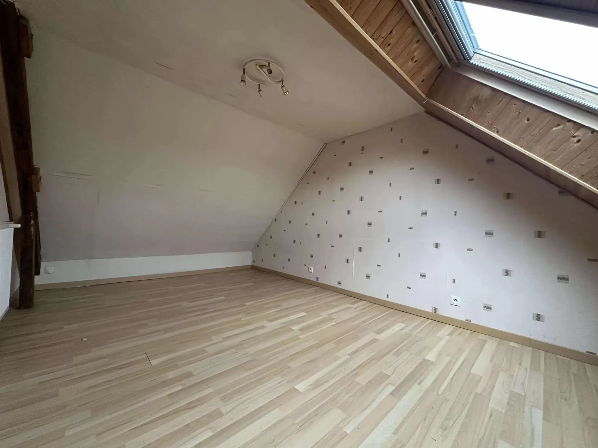 Maison à Baud avec 4 chambres, terrasse EST et sous-sol complet 