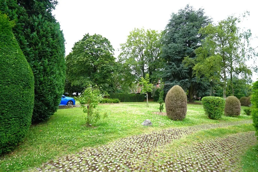 Appartement T4 à Roubaix proche tram et parc Barbieux avec balcon et cave 