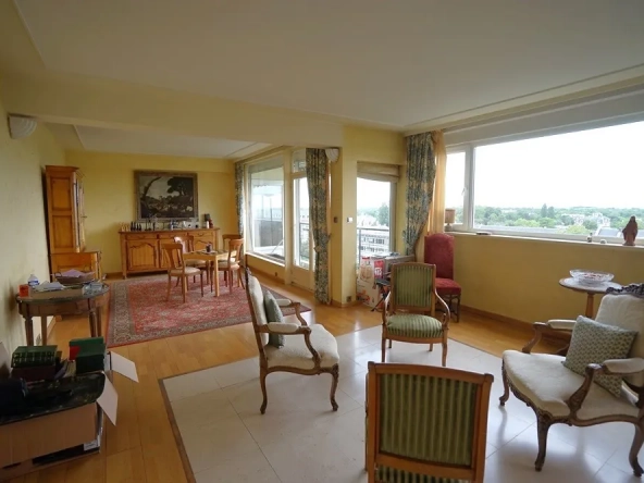 Appartement T4 à Roubaix proche tram et parc Barbieux avec balcon et cave