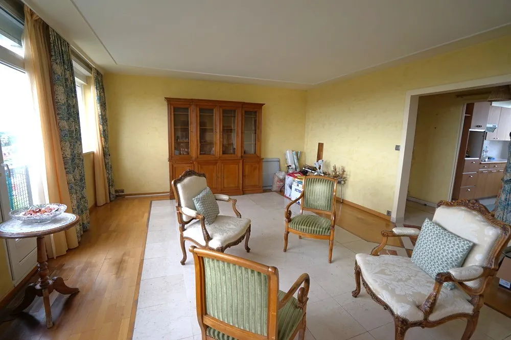 Appartement T4 à Roubaix proche tram et parc Barbieux avec balcon et cave 