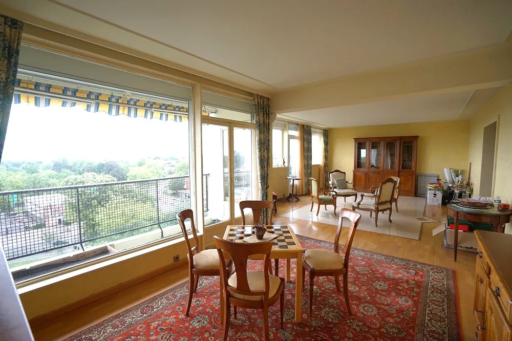 Appartement T4 à Roubaix proche tram et parc Barbieux avec balcon et cave 