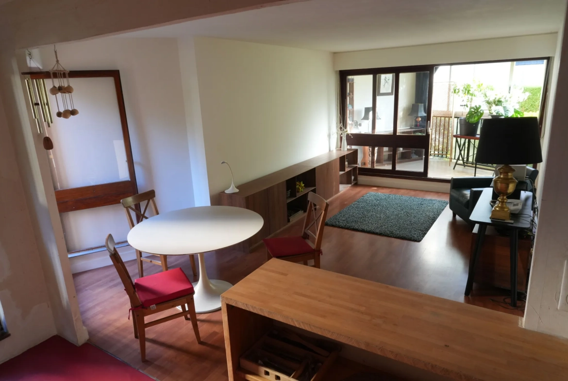 Appartement 2 pièces avec loggia, cave et box à Le Chesnay 