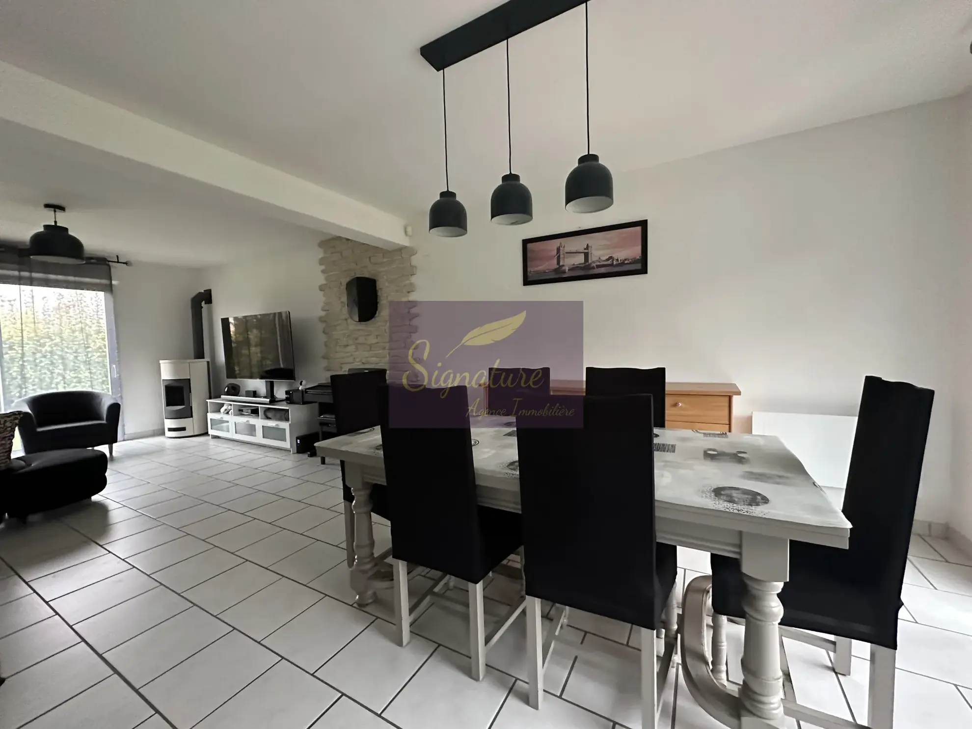 Superbe pavillon à Challes avec 3 chambres, terrasse, garage et jardin en Sarthe 