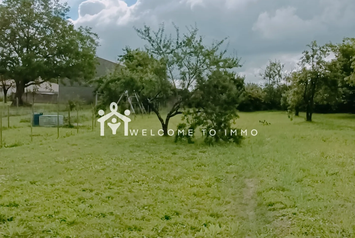 Terrain à bâtir à Taugon de 771 m², idéal pour projet résidentiel 