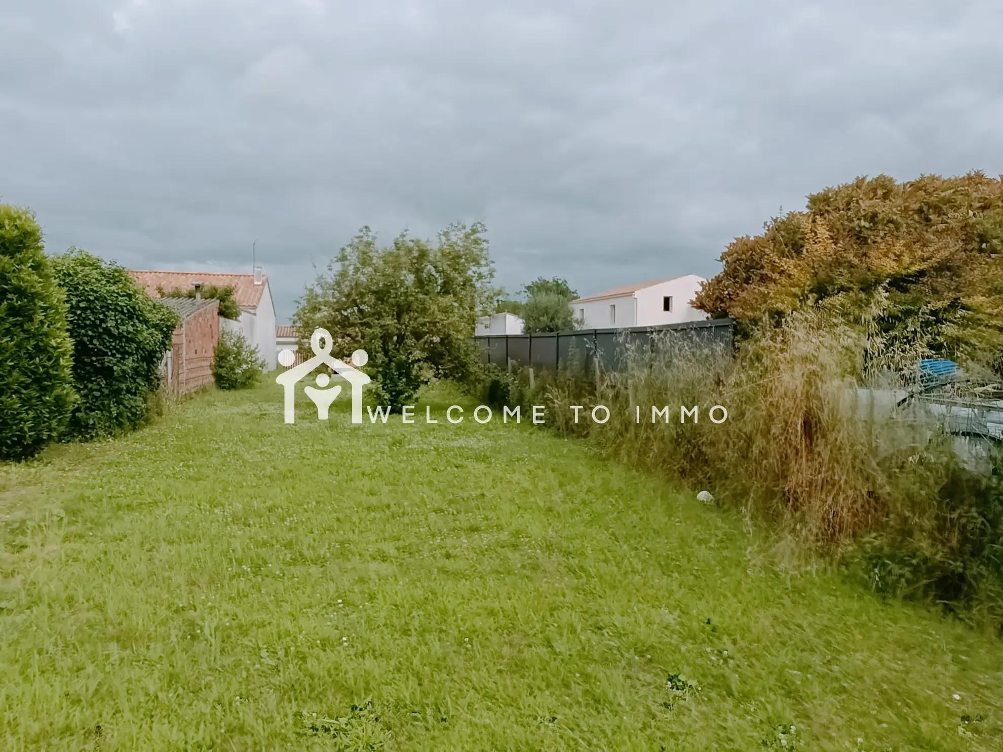 Terrain à bâtir à Taugon de 771 m², idéal pour projet résidentiel 