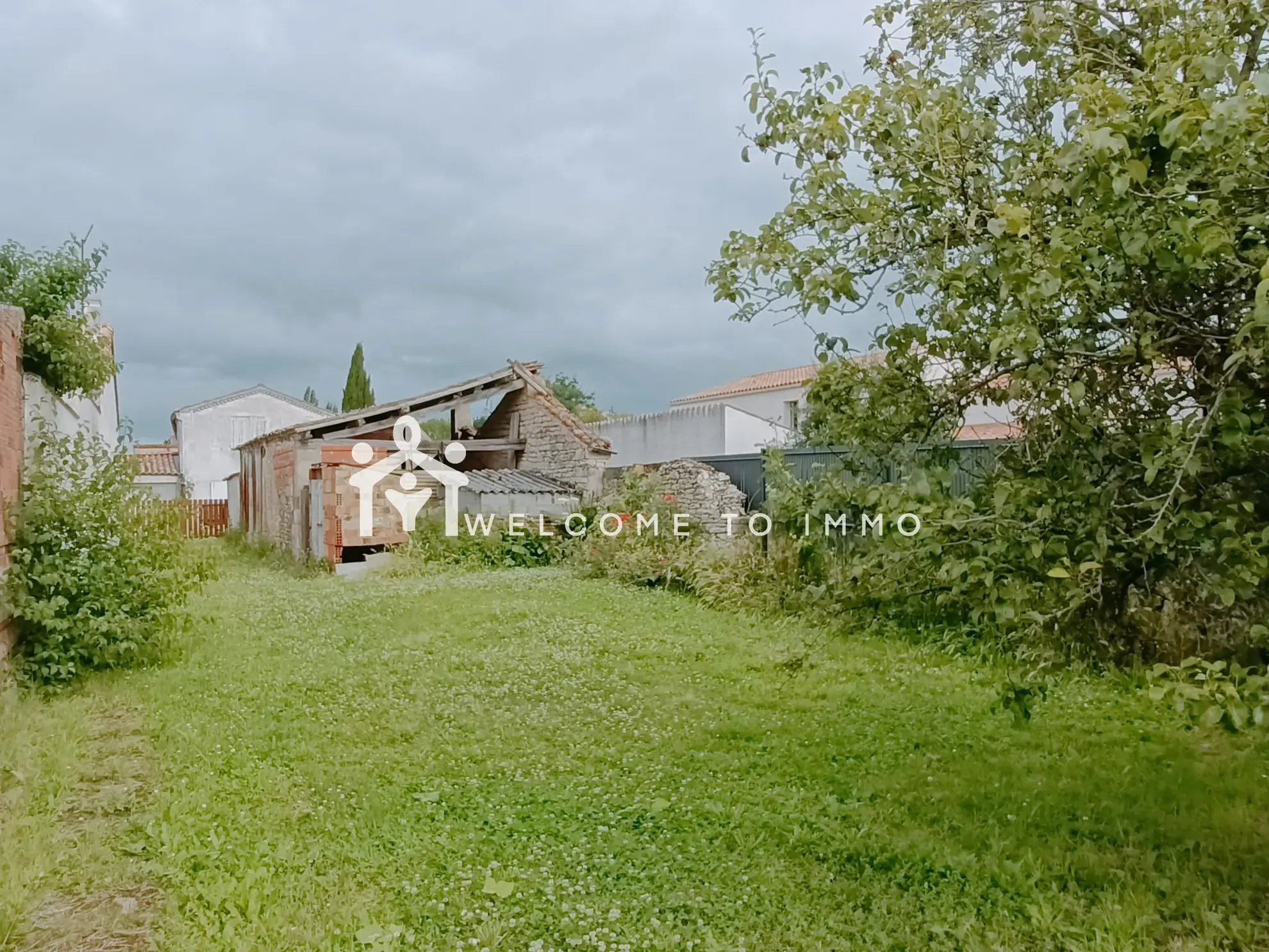 Terrain à bâtir à Taugon de 771 m², idéal pour projet résidentiel 