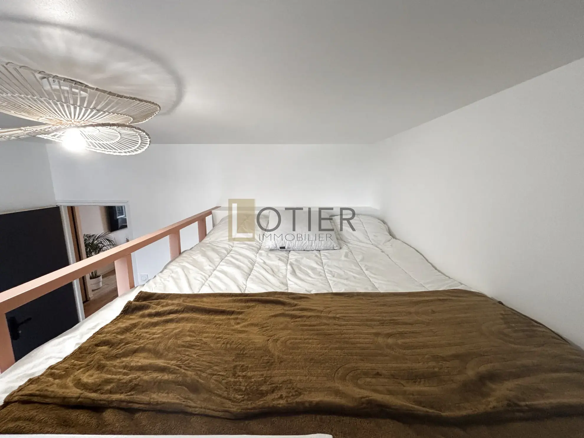 Appartement 2 pièces rénové à Brest en centre-ville avec cave 