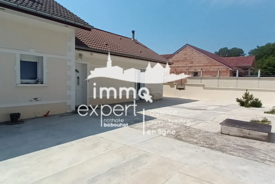 Vente d’un pavillon de plain-pied à Darney, 4 chambres, terrasse et terrain 1253 m² 