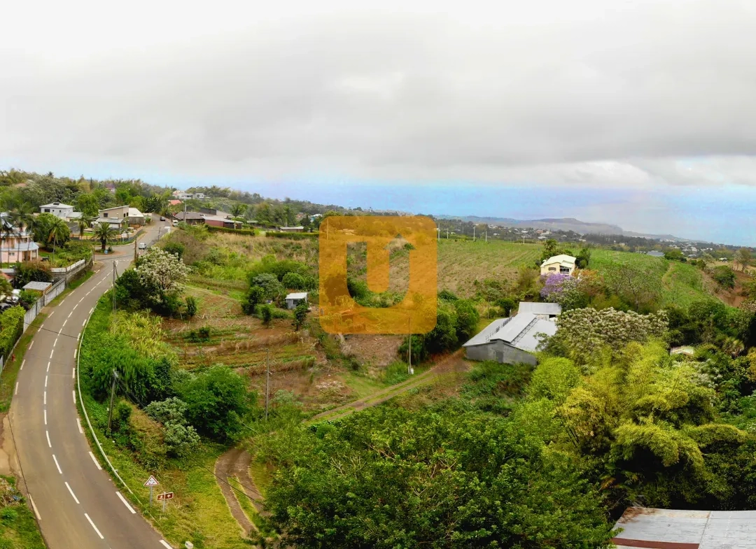 Terrain constructible de 532 m² au Guillaume, La Réunion 