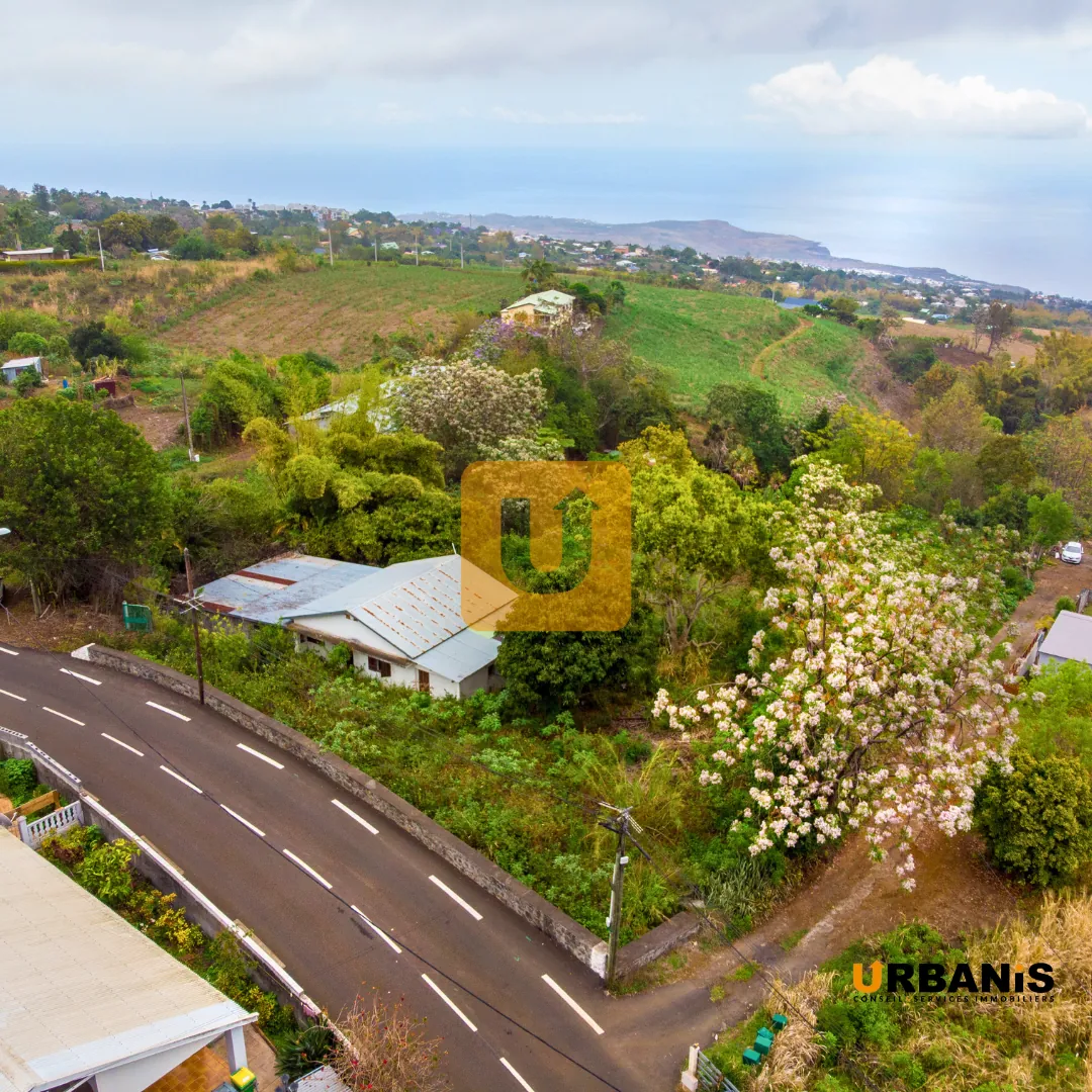 Terrain constructible de 532 m² au Guillaume, La Réunion 