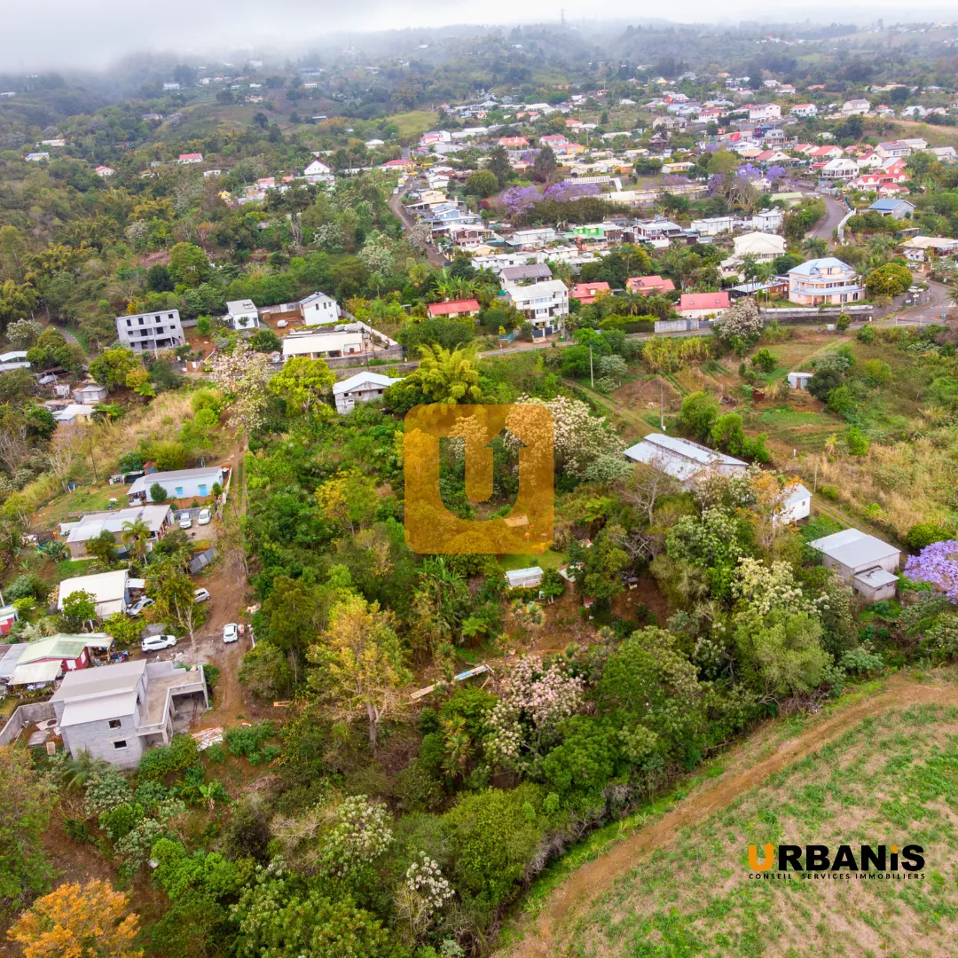Terrain constructible de 532 m² au Guillaume, La Réunion 