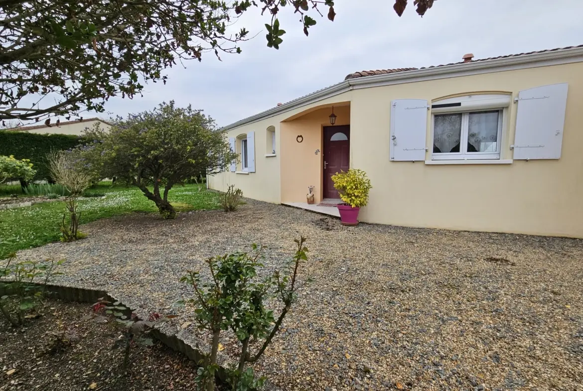 Maison plain-pied 3 chambres avec garage et jardin proche Niort 