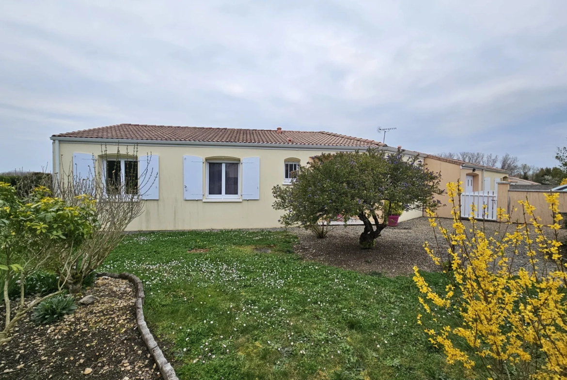 Maison plain-pied 3 chambres avec garage et jardin proche Niort 