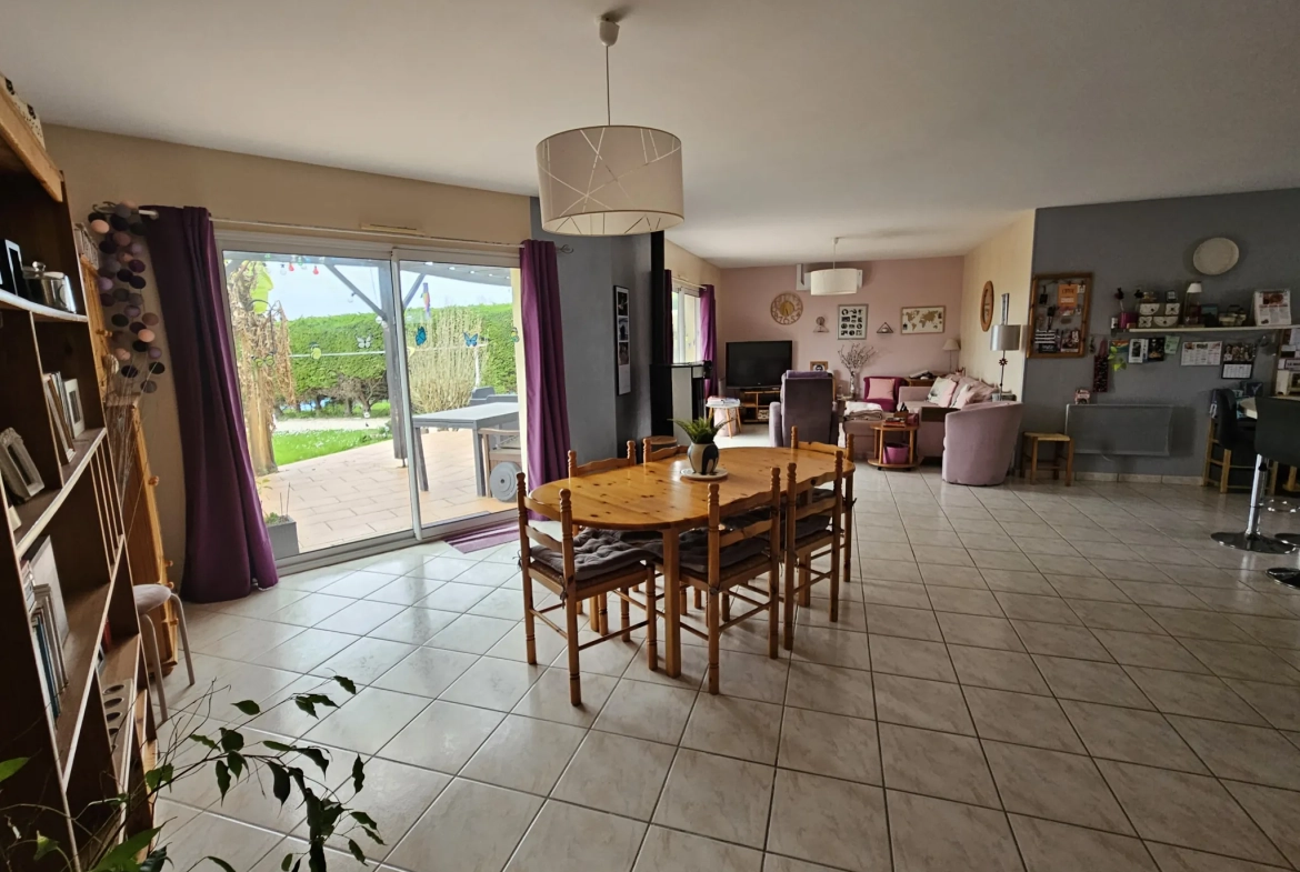 Maison plain-pied 3 chambres avec garage et jardin proche Niort 
