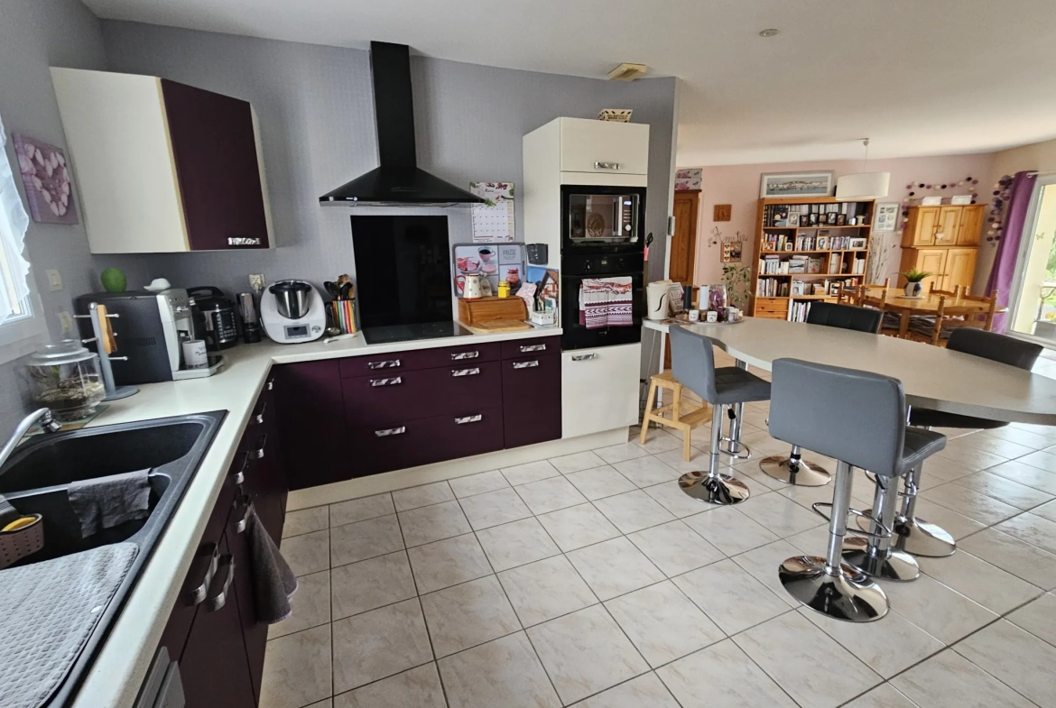Maison plain-pied 3 chambres avec garage et jardin proche Niort 