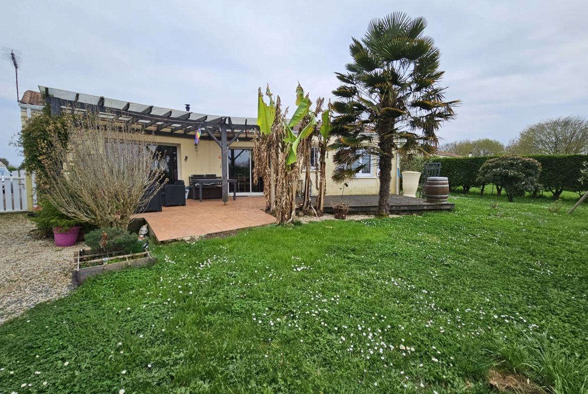 Maison plain-pied 3 chambres avec garage et jardin proche Niort 