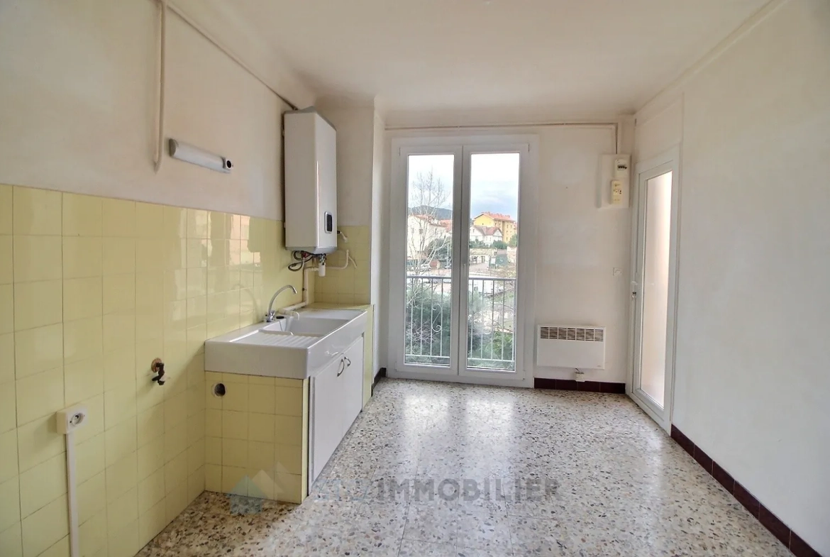 Appartement F4 lumineux à Ajaccio proche centre-ville avec balcons et parking sécurisé 
