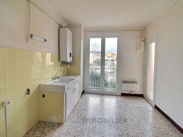 Appartement F4 lumineux à Ajaccio proche centre-ville avec balcons et parking sécurisé