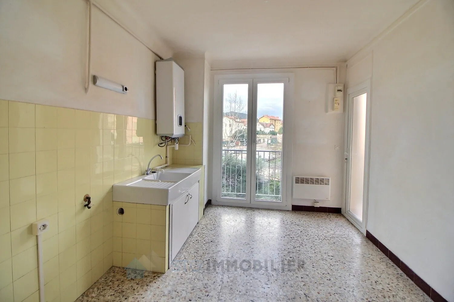Appartement F4 lumineux à Ajaccio proche centre-ville avec balcons et parking sécurisé 