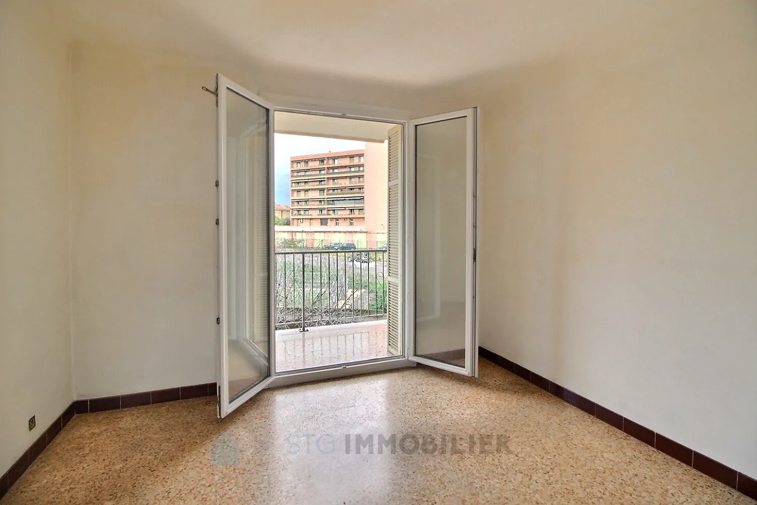 Appartement F4 lumineux à Ajaccio proche centre-ville avec balcons et parking sécurisé 