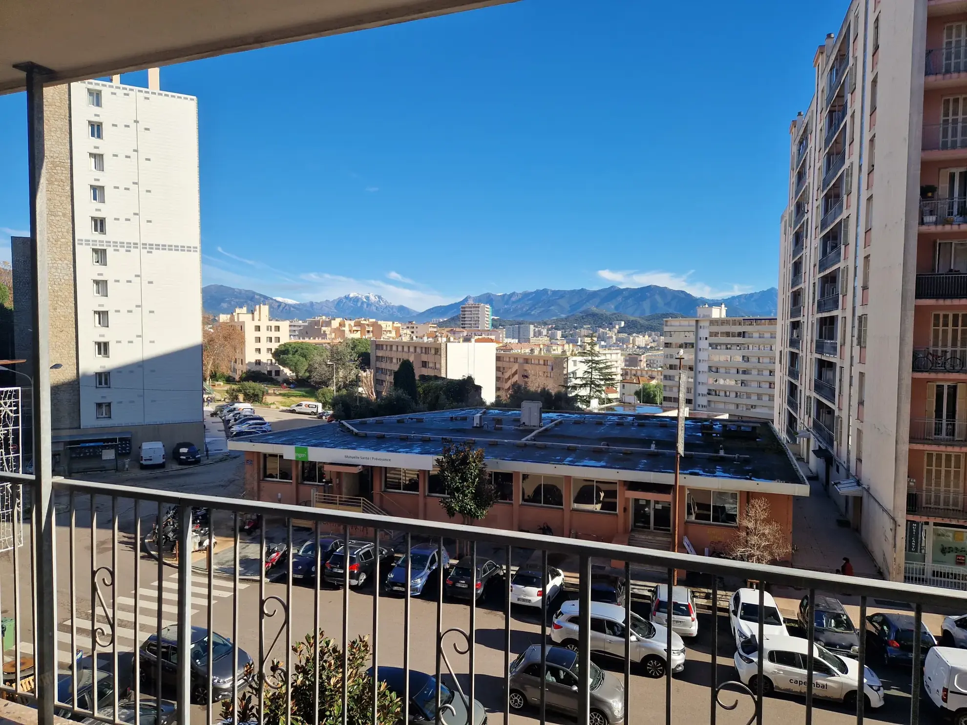 Appartement F4 lumineux à Ajaccio proche centre-ville avec balcons et parking sécurisé 
