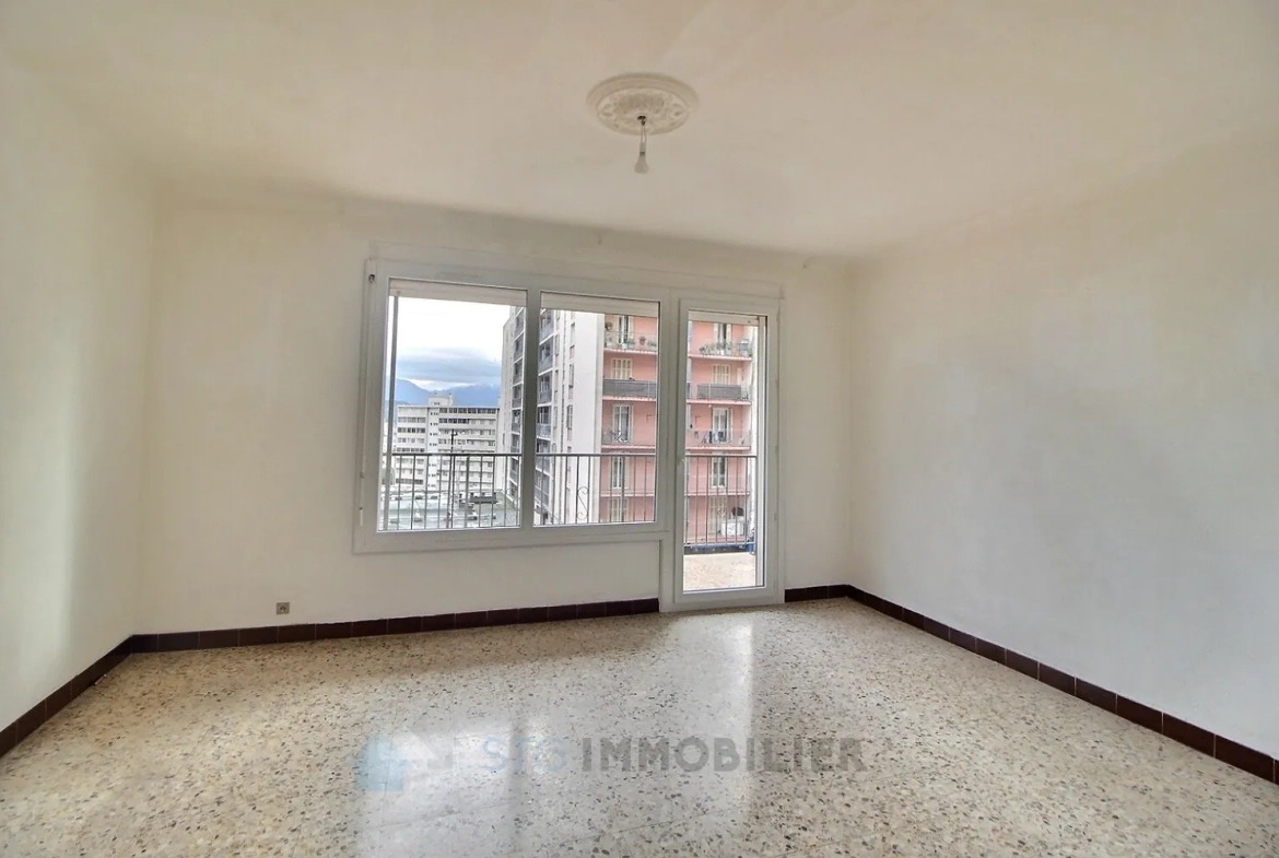 Appartement F4 lumineux à Ajaccio proche centre-ville avec balcons et parking sécurisé 