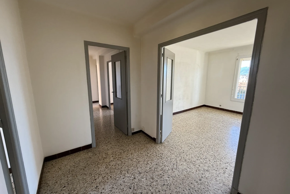 Appartement F4 lumineux à Ajaccio proche centre-ville avec balcons et parking sécurisé 