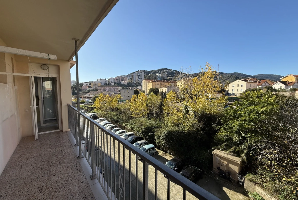 Appartement F4 lumineux à Ajaccio proche centre-ville avec balcons et parking sécurisé 