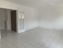 Grand appartement T3 à vendre à Châtellerault avec parking, balcon et cave