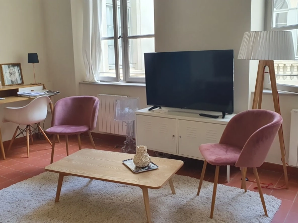 Appartement 3 pièces de charme à Nîmes Centre Historique
