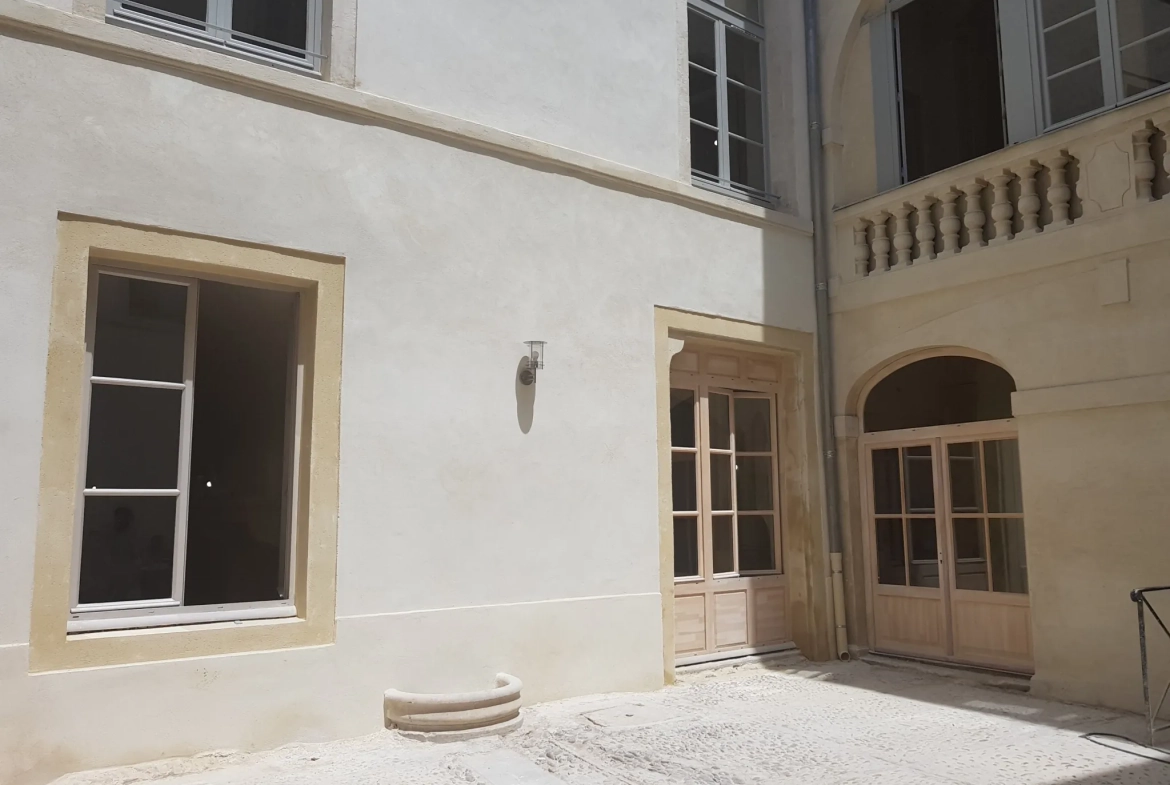 Appartement 3 pièces de charme à Nîmes Centre Historique 