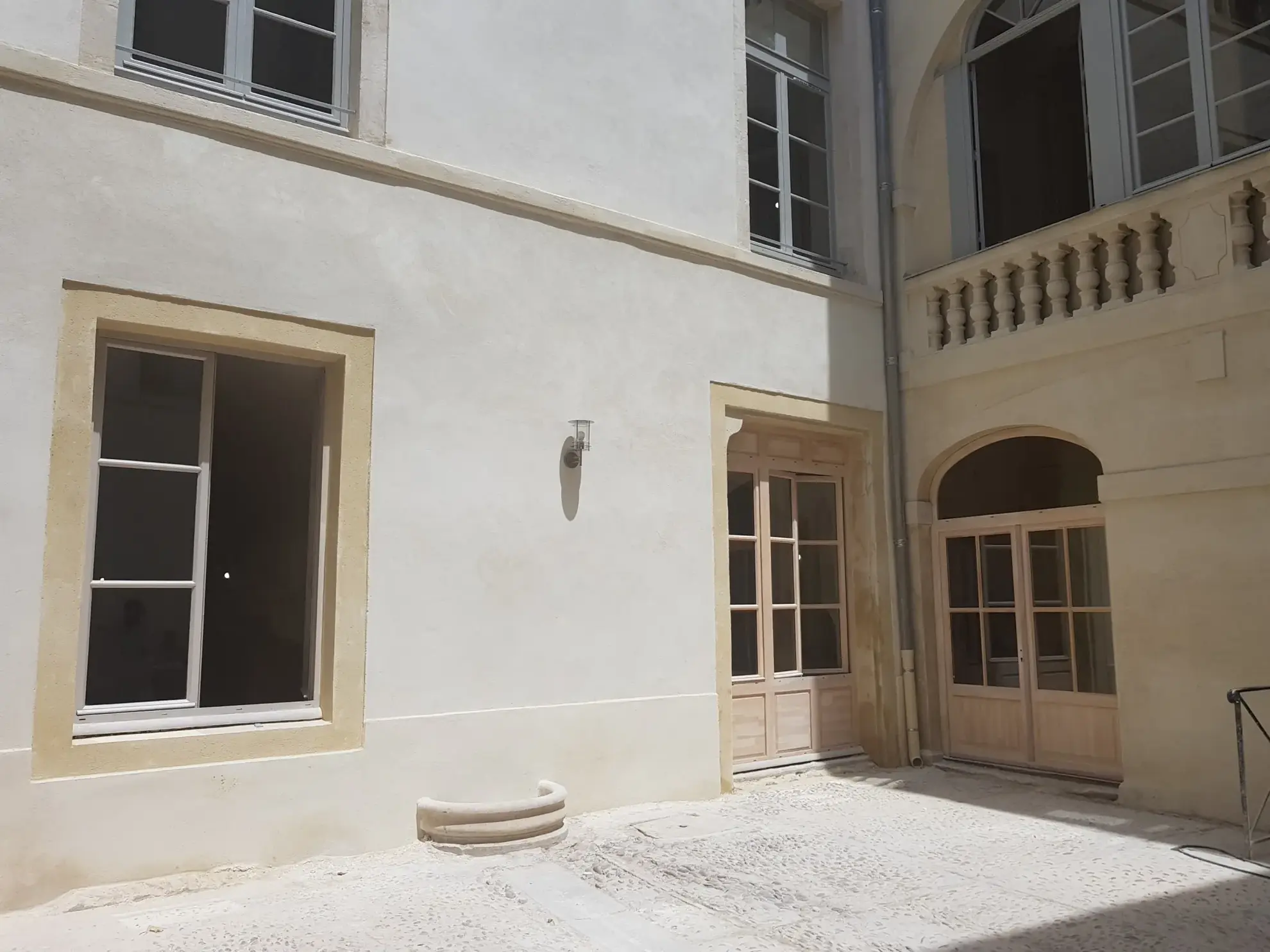 Appartement 3 pièces de charme à Nîmes Centre Historique 