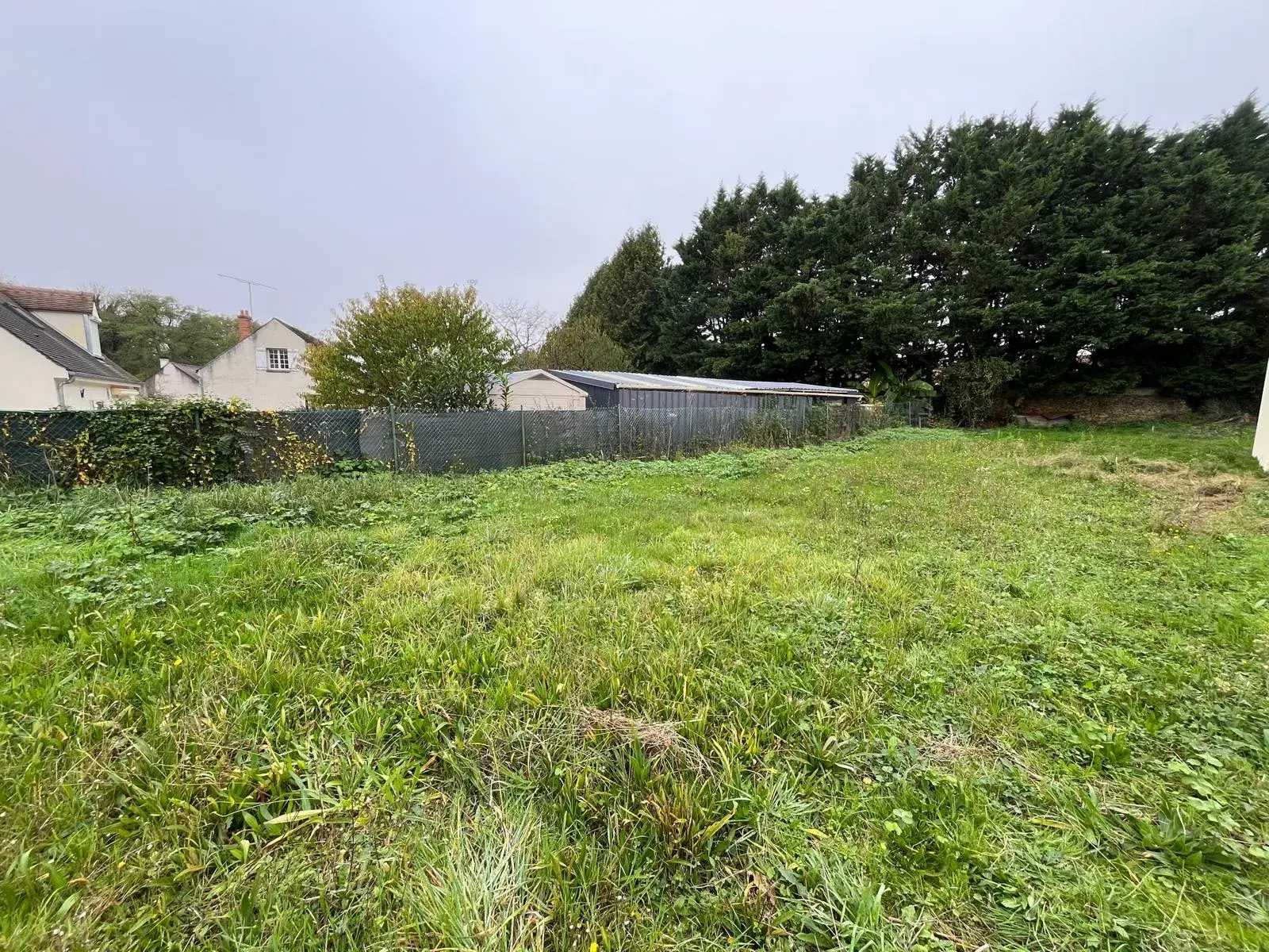 Terrain constructible de 382 m² à Moisenay avec permis validé 