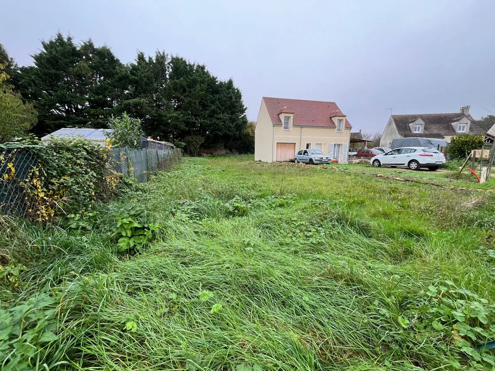 Terrain constructible de 382 m² à Moisenay avec permis validé 