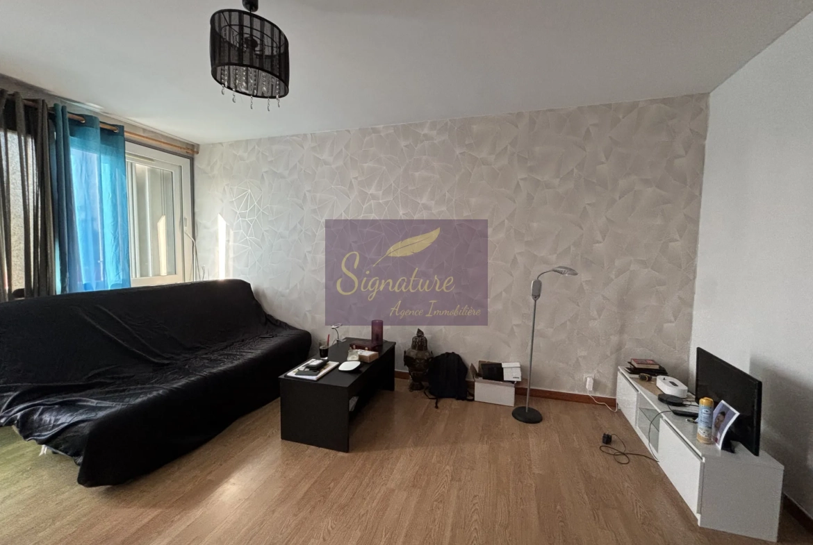 Appartement T2 lumineux avec balcon au dernier étage à Le Mans 