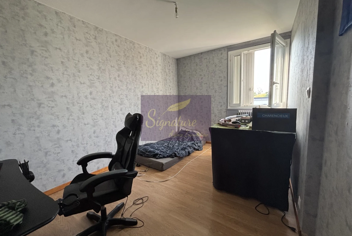 Appartement T2 lumineux avec balcon au dernier étage à Le Mans 
