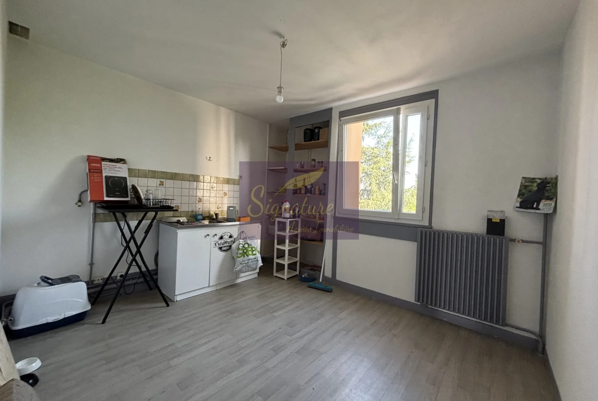 Appartement T2 lumineux avec balcon au dernier étage à Le Mans 