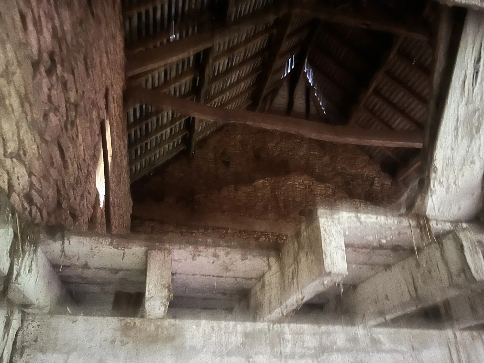 Ensemble immobilier en pierre à restaurer à Proissans près de Sarlat 